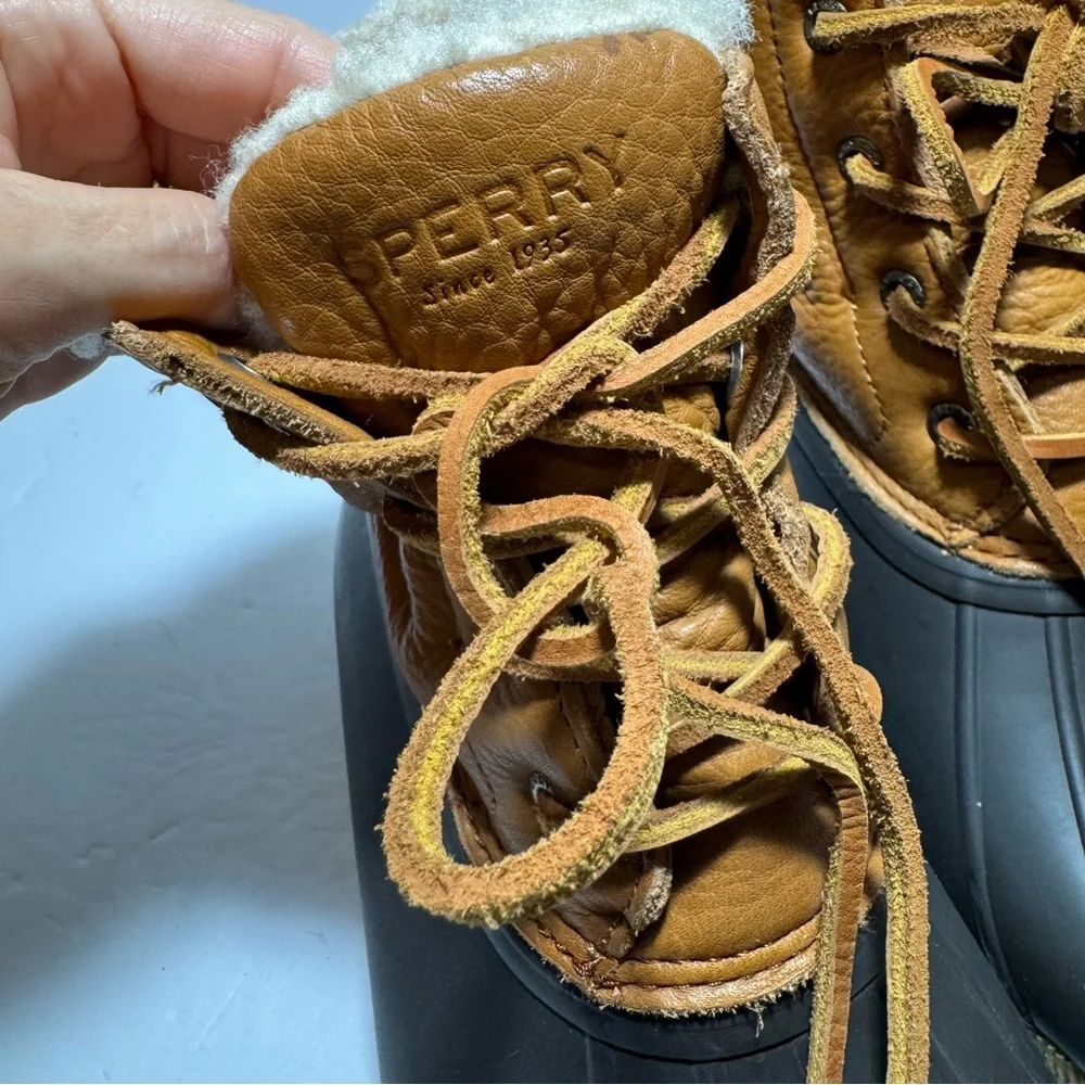 New Sperry Women's Saltwater Tan /Black  Winter Luxe Leather Duck Boot Size 6